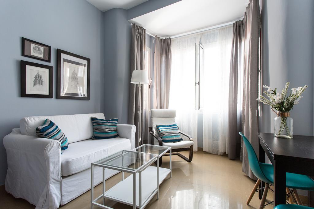 Apartamentos Edificio Constitucion إشبيلية الغرفة الصورة