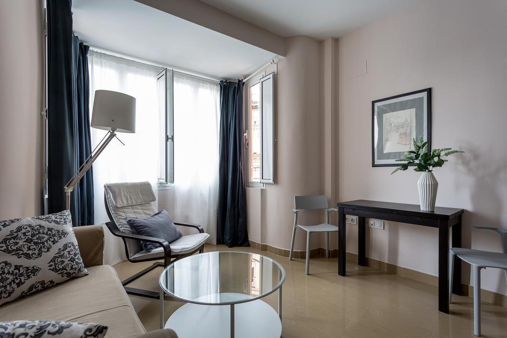 Apartamentos Edificio Constitucion إشبيلية المظهر الخارجي الصورة